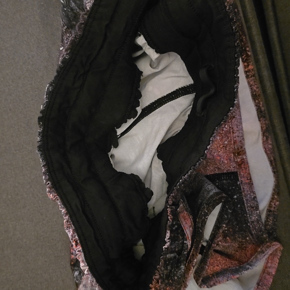 Lululemon Peloton tracker 4" shorts size 4 - Picture 4 of 6